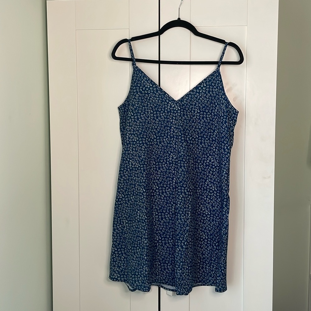 Shein Navy‎ Blue Ditsy Floral Print Cami Dress - Size Small - Picture 8 of 8